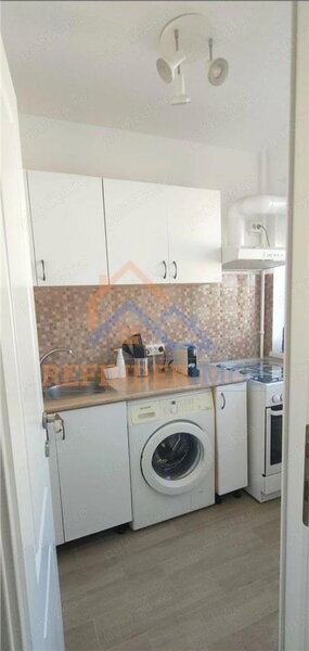 Dristor, garsoniera renovata.